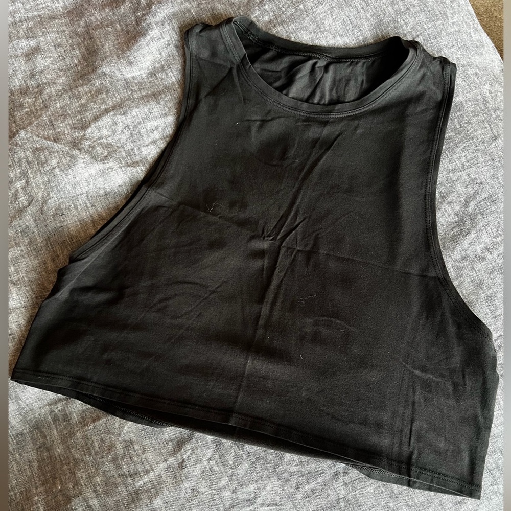 Lululemon Cropped Muscle Tank with Cut Out, Black